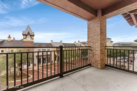 9823 Tapestry Park Cir #111, Jacksonville, FL 32246