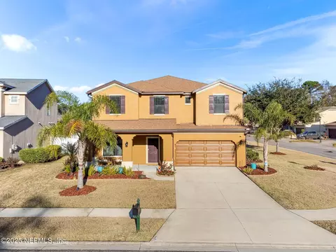 581 Amber Creek Dr, Jacksonville, FL 32218