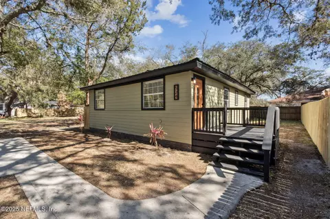 524 Division St, Fernandina Beach, FL 32034