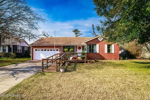 243 Bon Air Dr, Jacksonville, FL 32218