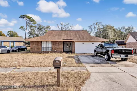 7650 Cranberry Ln S, Jacksonville, FL 32244
