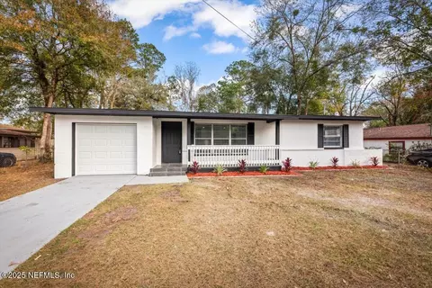 4707 Redstone Dr, Jacksonville, FL 32210