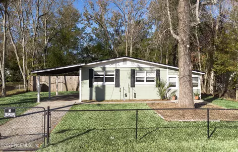 2556 Red Robin Dr, Jacksonville, FL 32210