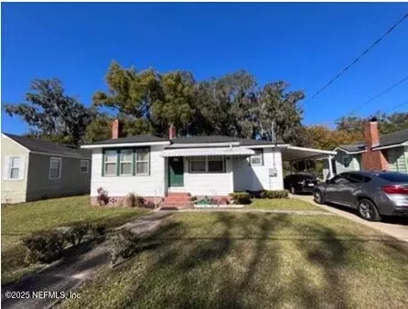7170 Lucky Dr W, Jacksonville, FL 32208