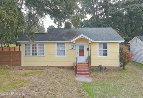 3835 Orlando Cir W, Jacksonville, FL 32207