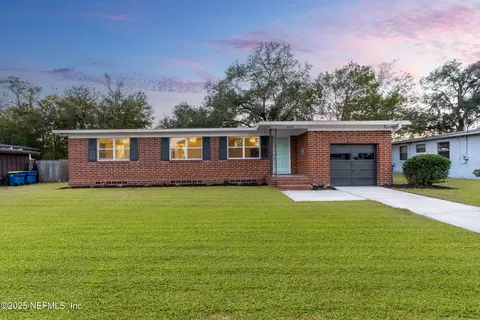6230 Ashwood Ln, Jacksonville, FL 32277