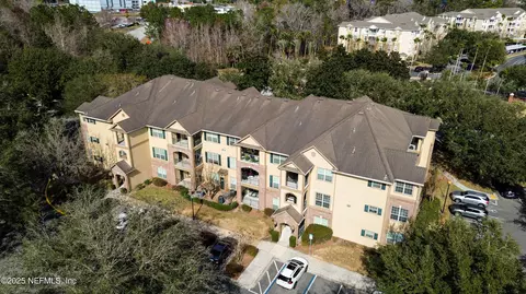 7800 Point Meadows Dr #221, Jacksonville, FL 32256