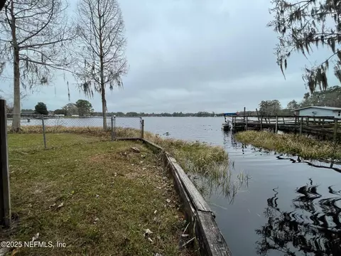 204 Lake Ida Point Dr, Interlachen, FL 32148 photo 1