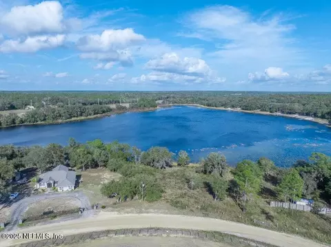 122124 Morris Lake Dr, Hawthorne, FL 32640