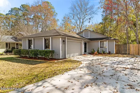 8254 Lake Woodbourne Dr W, Jacksonville, FL 32217