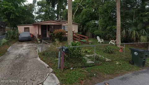 140 Jackson Rd, Atlantic Beach, FL 32233