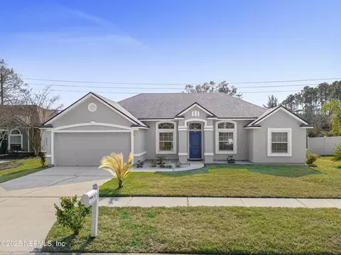 809 Southern Belle Dr E, Jacksonville, FL 32259