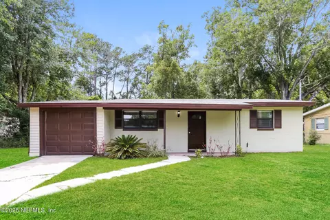 2318 Eudine Dr W, Jacksonville, FL 32210