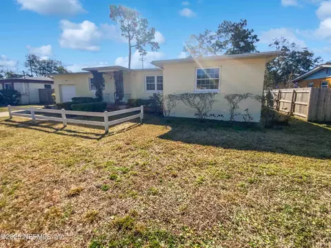 6610 Blackwood Dr, Jacksonville, FL 32277
