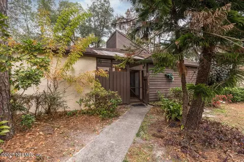 10433 Bigtree Cir E, Jacksonville, FL 32257