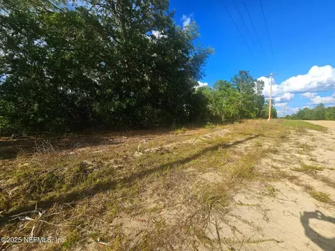 1302 Main St, Interlachen, FL 32148