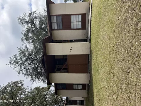 457 Bentwood Ln, Orange Park, FL 32073