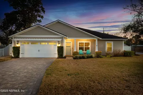 832 7th Ave N, Jacksonville Beach, FL 32250