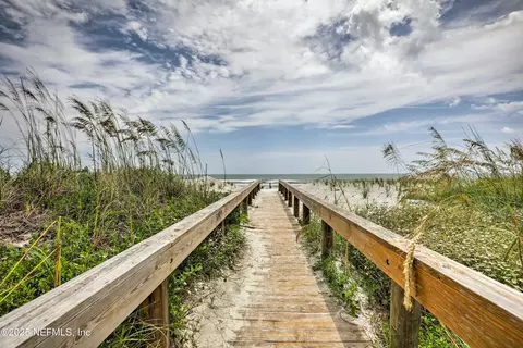 829 1st St S #1-E, Jacksonville Beach, FL 32250