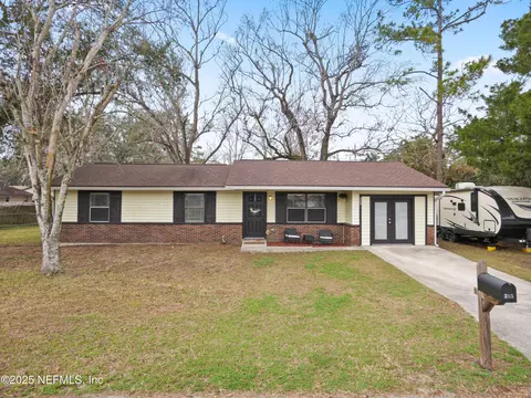 305 N Highland Ave, Green Cove Springs, FL 32043
