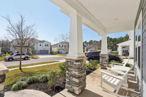 517 Meadow Creek Dr, Saint Johns, FL 32259