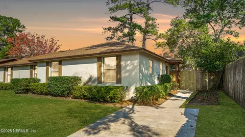 2791 Hidden Village Dr, Jacksonville, FL 32216