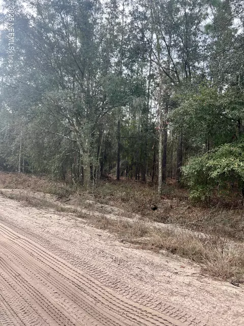 5855 Campo Dr, Keystone Heights, FL 32656
