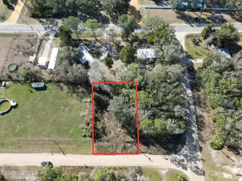 127 Cherokee Ave, Interlachen, FL 32148