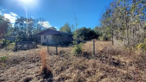 219 Anthony Ave, Interlachen, FL 32148 photo 3