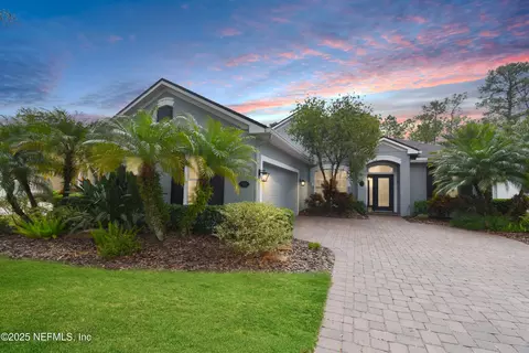 1612 Victoria Gardens Dr, Deland, FL 32724