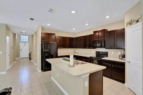 5477 Kellar Cir, Jacksonville, FL 32218