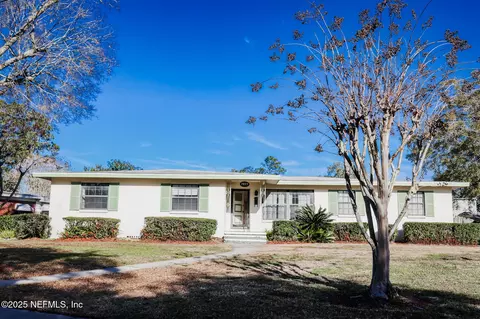 7077 Holiday Rd N, Jacksonville, FL 32216