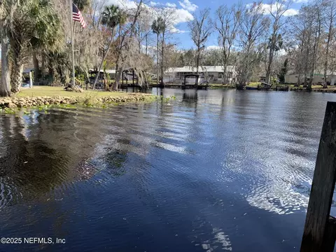 24930 Ralph Cir, Astor, FL 32102