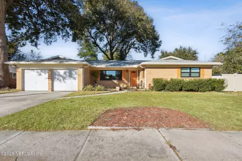 1091 Grove Park Dr, Orange Park, FL 32073
