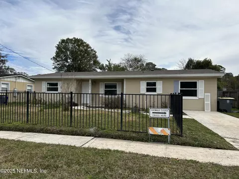 2837 Melhollin Dr, Jacksonville, FL 32216