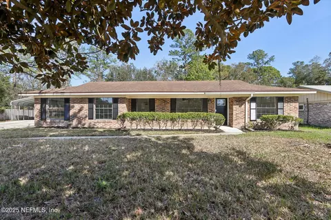 689 San Robar Dr, Orange Park, FL 32073