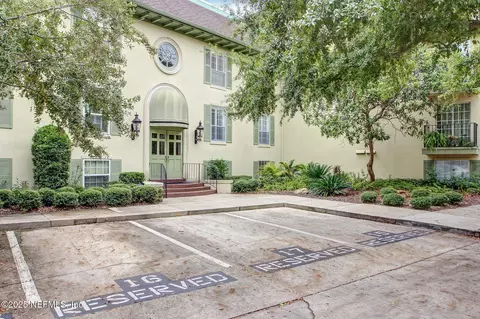 4300 Lakeside Dr #9, Jacksonville, FL 32210
