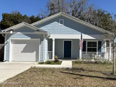 524 N Pine Ave N, Green Cove Springs, FL 32043