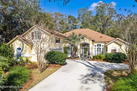 2869 Breakers Dr, Fernandina Beach, FL 32034