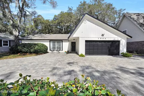 1904 Strickland Rd, Neptune Beach, FL 32266