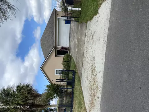 2355 Ribault Scenic Dr, Jacksonville, FL 32208