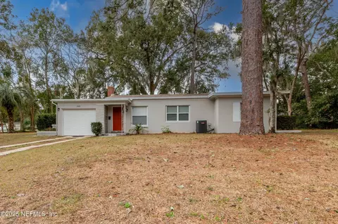 1868 Stanford Rd N, Jacksonville, FL 32207