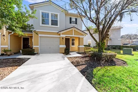 411 Walnut Dr, Saint Johns, FL 32259