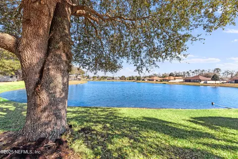 388 Martin Lakes Dr W, Jacksonville, FL 32220