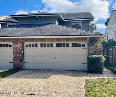 378 4th St, Atlantic Beach, FL 32233