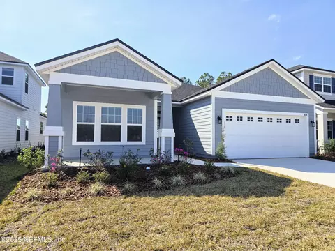 3576 Americana Dr, Green Cove Springs, FL 32043