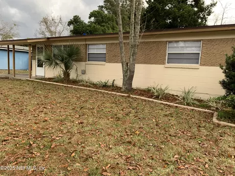 10768 Indies Dr S, Jacksonville, FL 32246