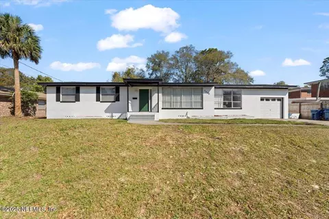 5439 Playa Way, Jacksonville, FL 32211