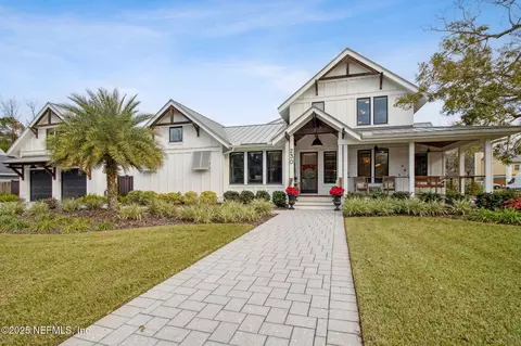 230 S 3rd St, Fernandina Beach, FL 32034