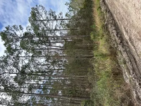 115 Lobster Pl, Palatka, FL 32177